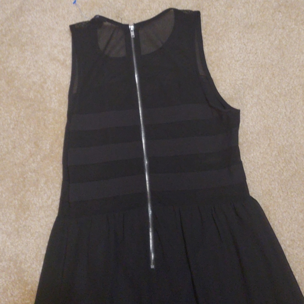 Dress - Picture 5 of 8